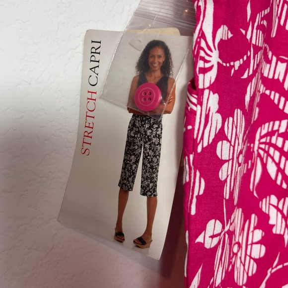 WHITE STAG WOMENS STRETCHY PINK AND WHITE FLORAL CAPRI W/POCKETS SIZE 14 NWT - Picture 5 of 6
